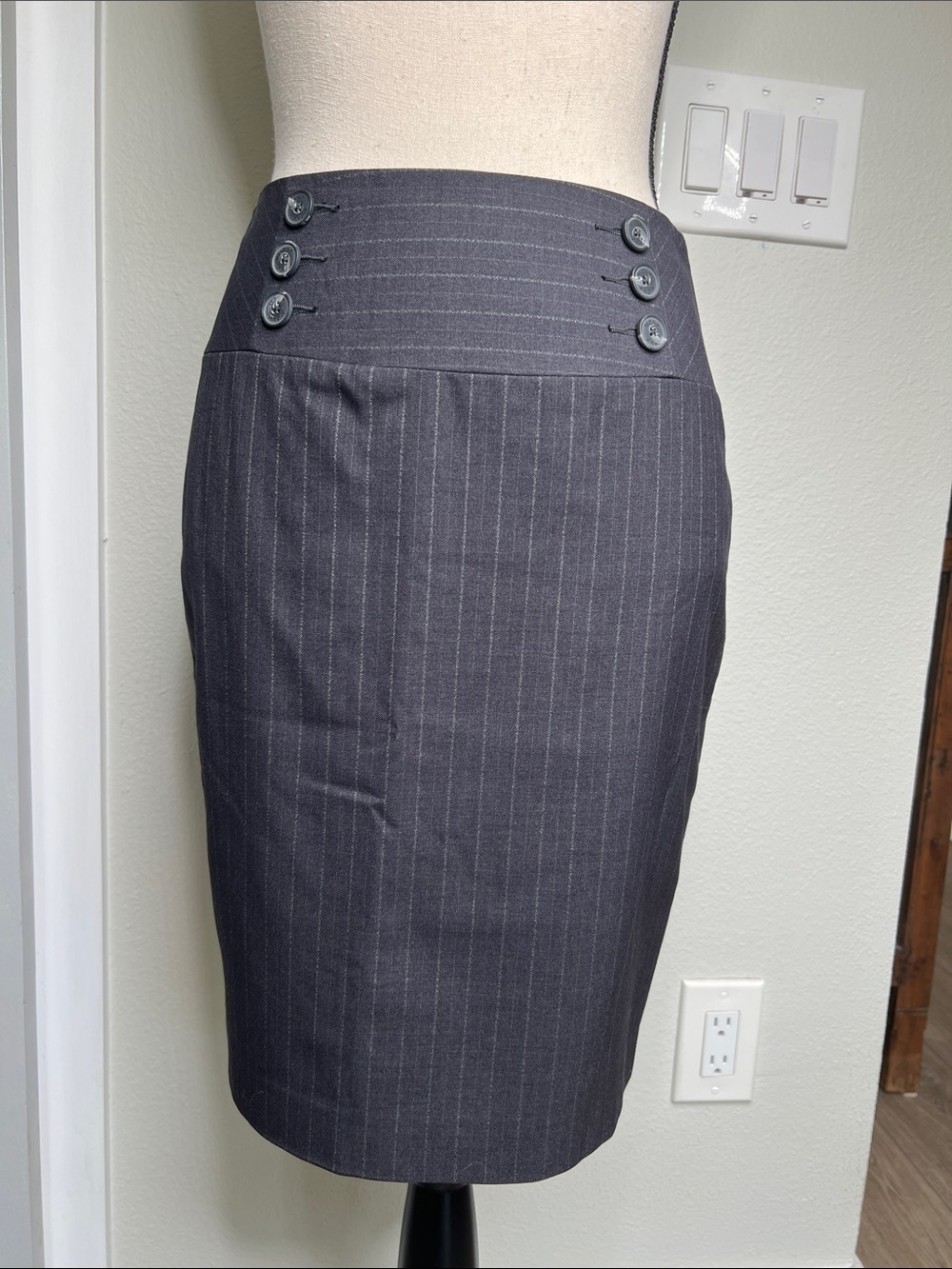 NWOT MEXX Charcoal Pinstripe Pencil Skirt Back Slit